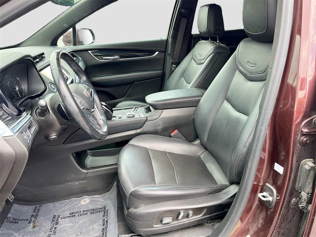 used 2022 Cadillac XT5 car, priced at $28,700