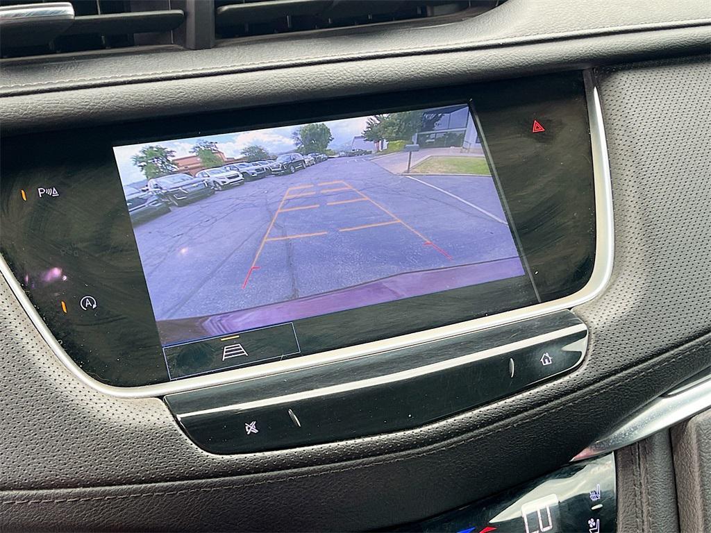 used 2022 Cadillac XT5 car, priced at $28,700