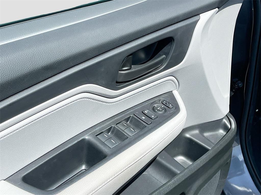 used 2024 Honda Odyssey car, priced at $29,200