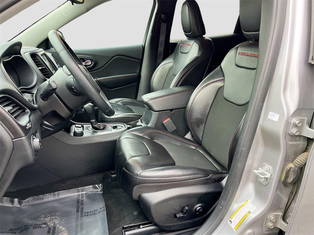 used 2019 Jeep Cherokee car, priced at $17,500
