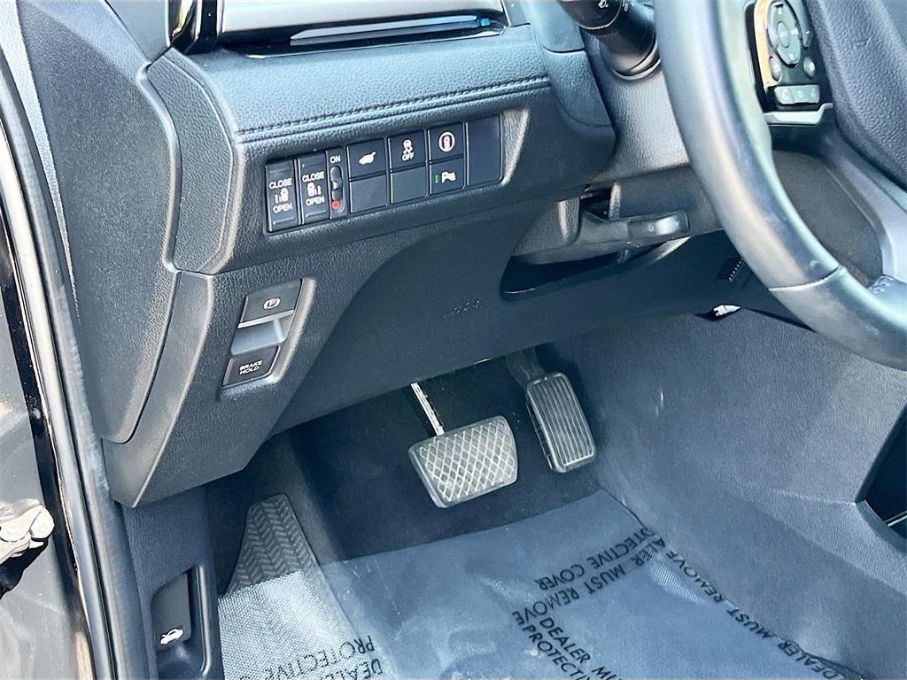 used 2024 Honda Odyssey car, priced at $35,400