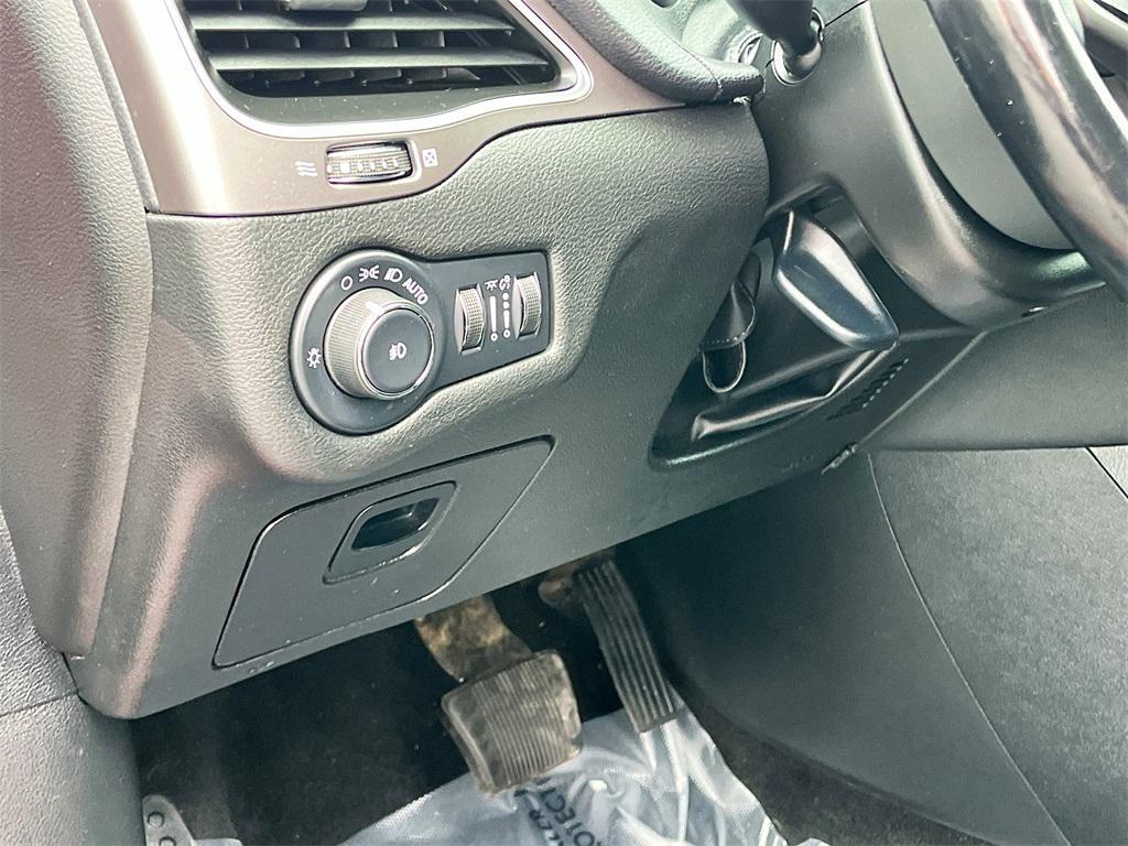 used 2021 Jeep Cherokee car, priced at $17,500
