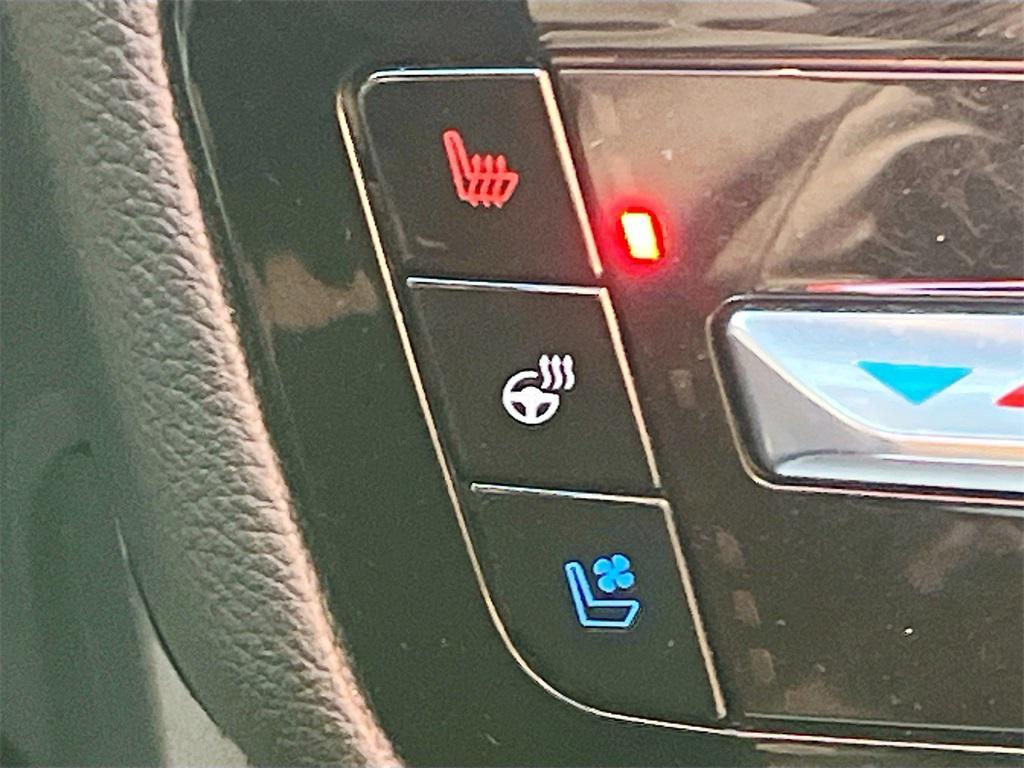 used 2022 Ford Explorer car, priced at $33,700