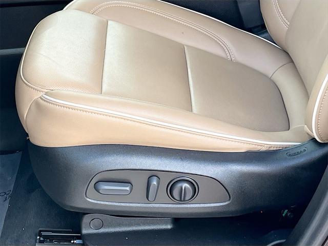 used 2023 Chevrolet Traverse car, priced at $31,100