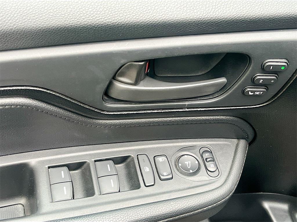 used 2023 Honda Odyssey car, priced at $28,000