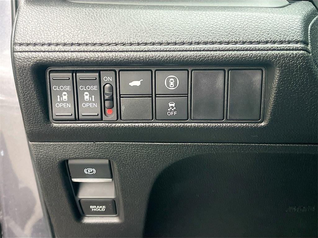 used 2023 Honda Odyssey car, priced at $28,000