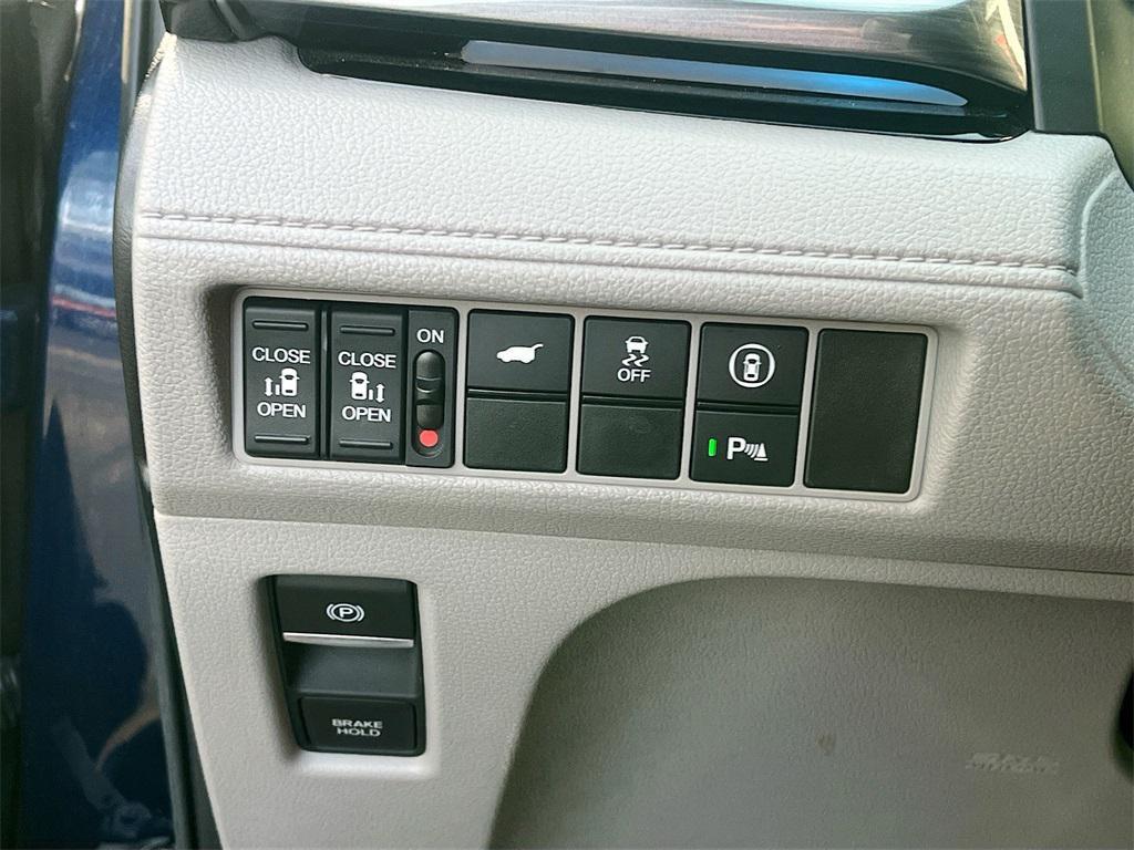 used 2023 Honda Odyssey car, priced at $35,400