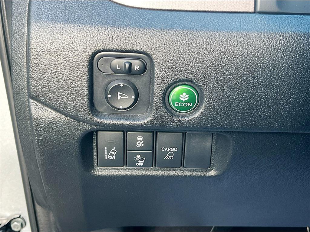 used 2025 Honda Ridgeline car, priced at $31,600