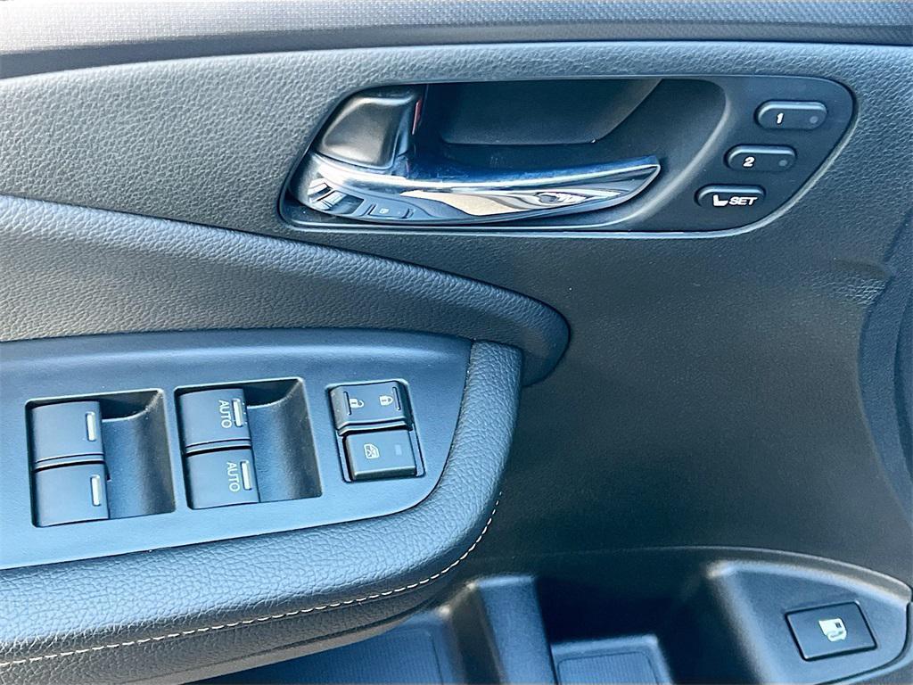 used 2025 Honda Ridgeline car, priced at $31,600