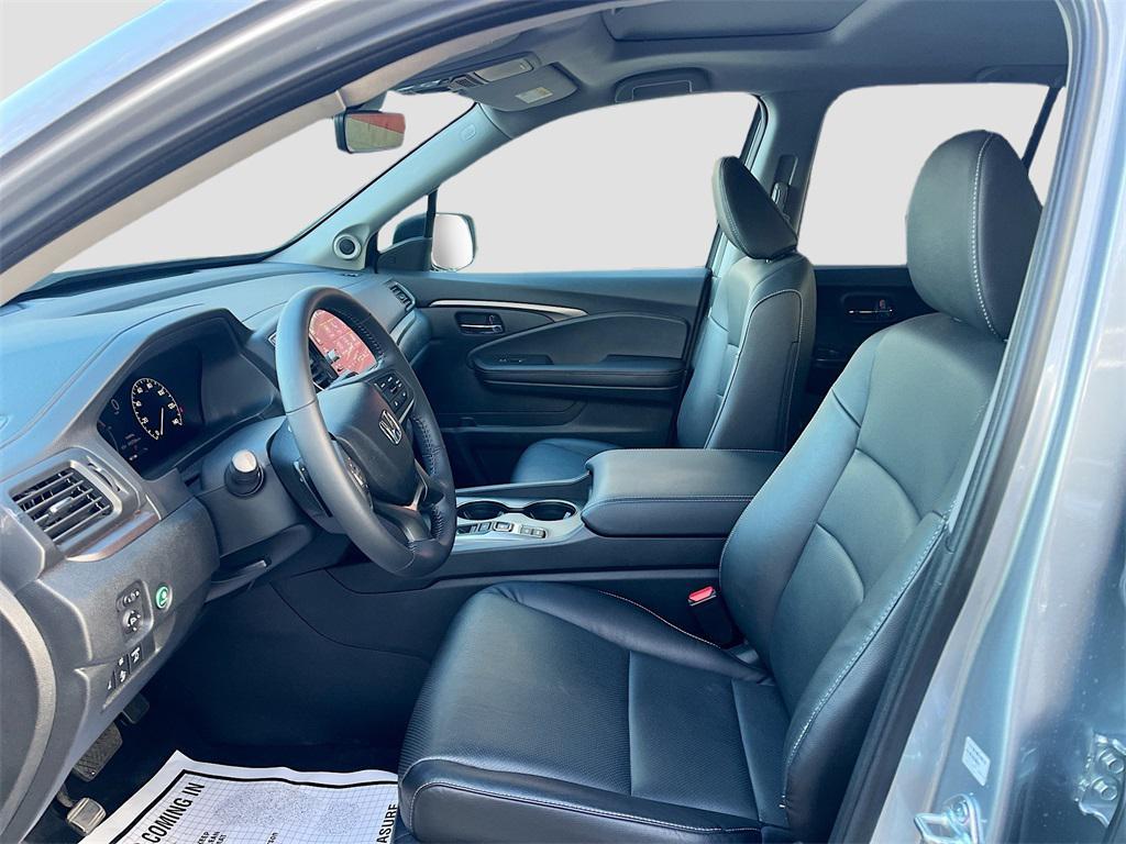 used 2025 Honda Ridgeline car, priced at $31,600