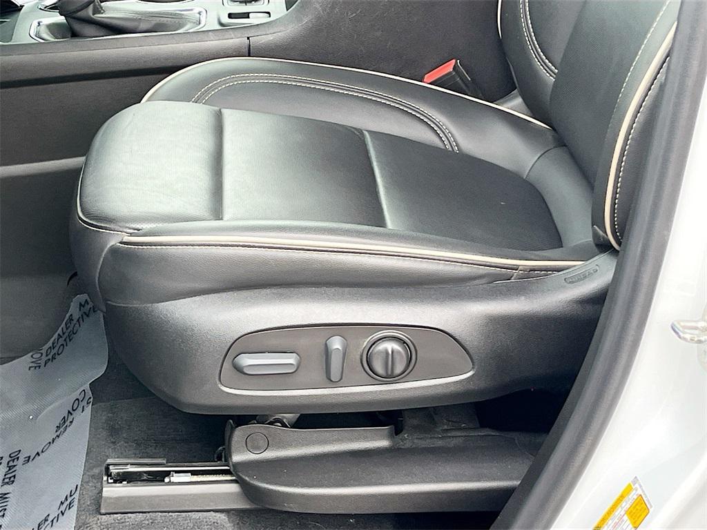 used 2023 Chevrolet Traverse car, priced at $34,200