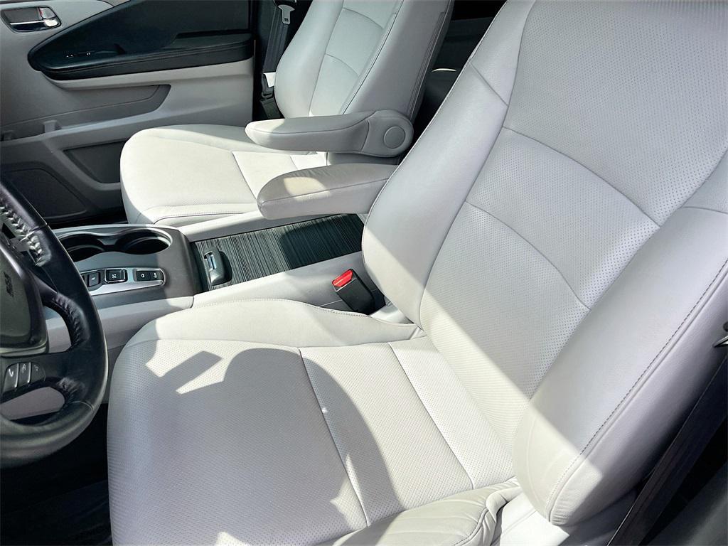 used 2023 Honda Ridgeline car, priced at $27,000