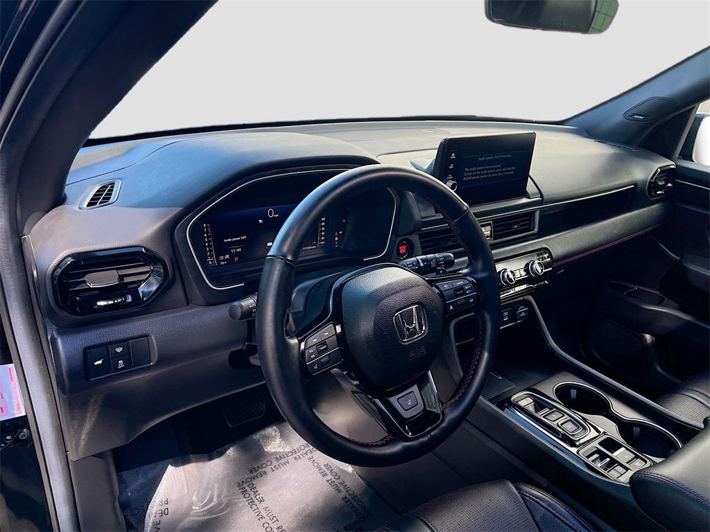 used 2025 Honda Pilot car, priced at $41,100