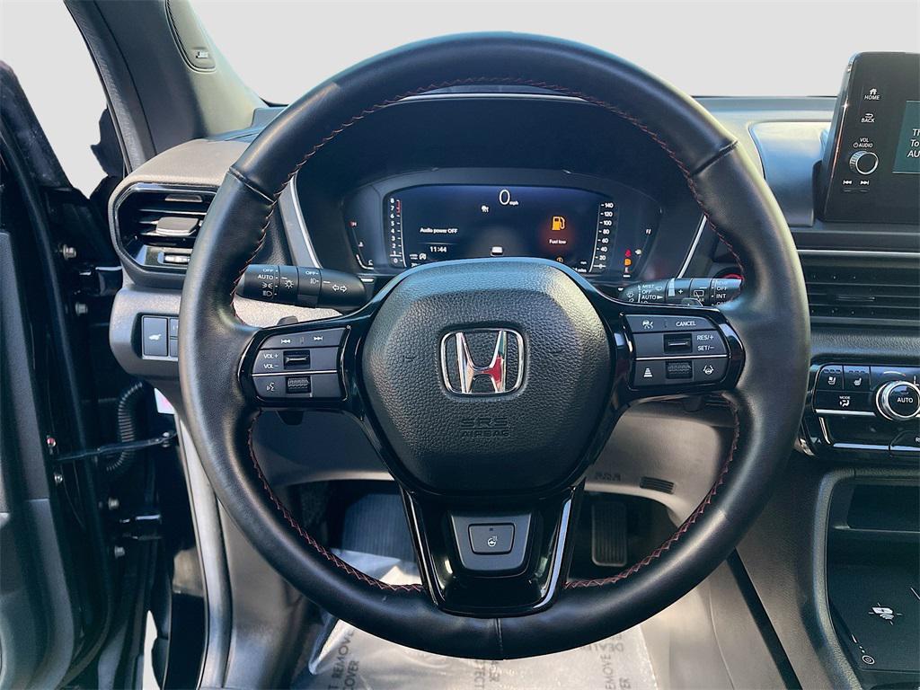 used 2025 Honda Pilot car, priced at $41,100