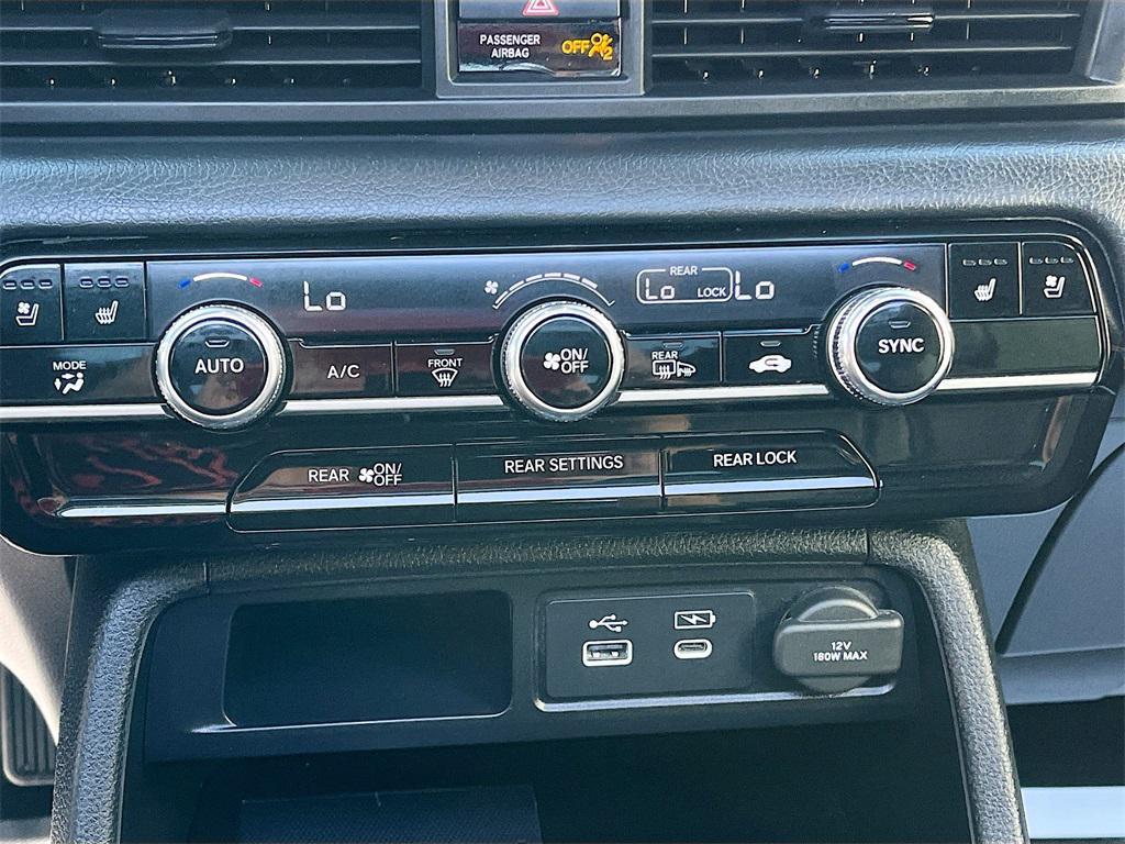 used 2025 Honda Pilot car, priced at $41,100