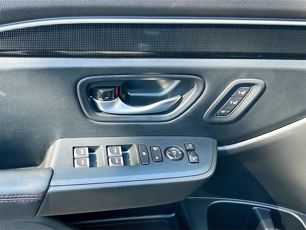 used 2025 Honda Pilot car, priced at $41,100