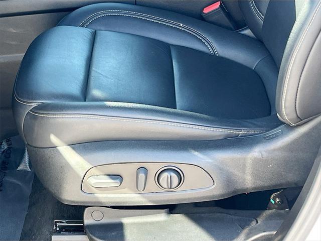 used 2023 Chevrolet Traverse car, priced at $28,600