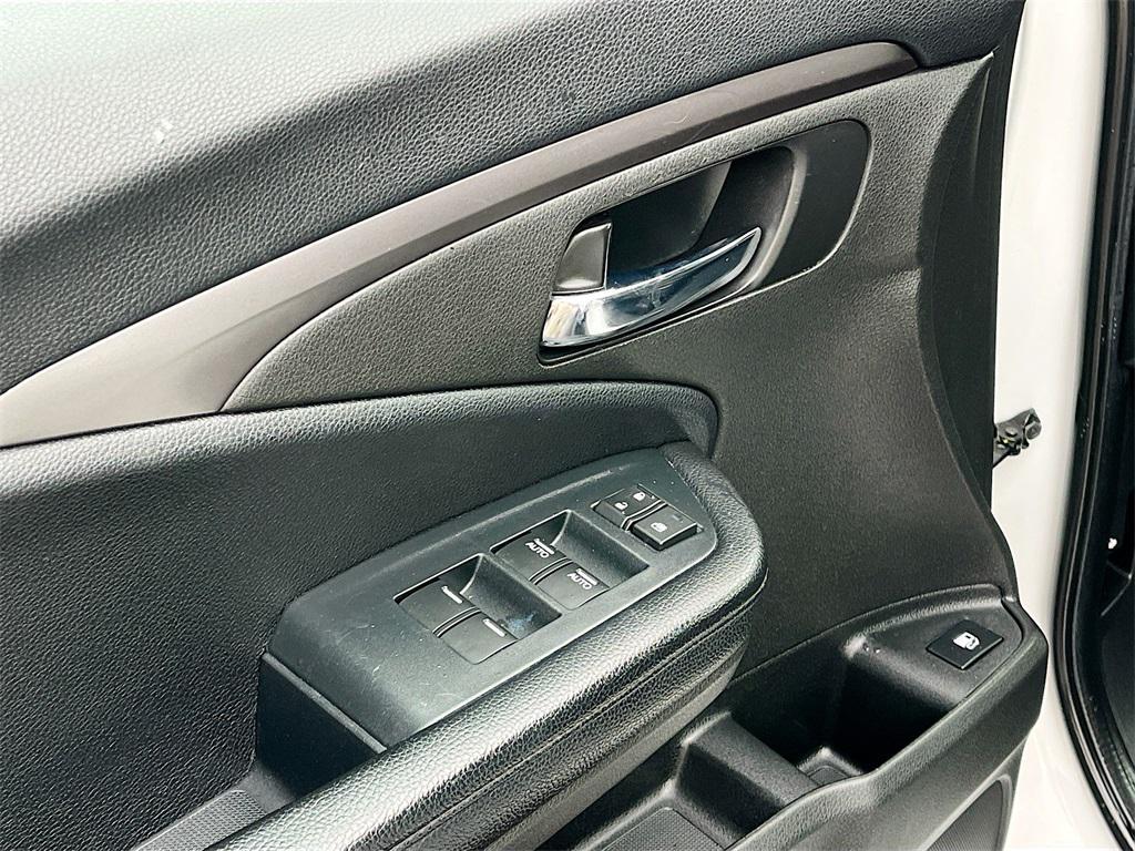 used 2022 Honda Pilot car, priced at $24,200