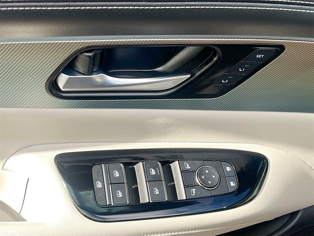 used 2025 Nissan Murano car, priced at $32,500