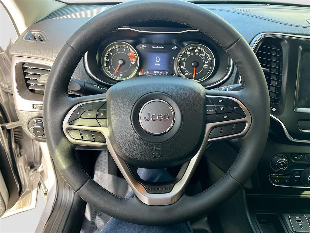 used 2022 Jeep Cherokee car, priced at $18,900