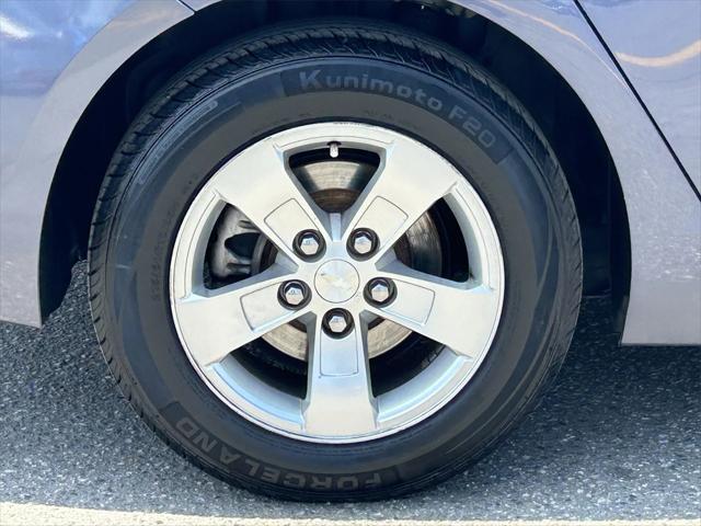 used 2015 Chevrolet Malibu car, priced at $12,999