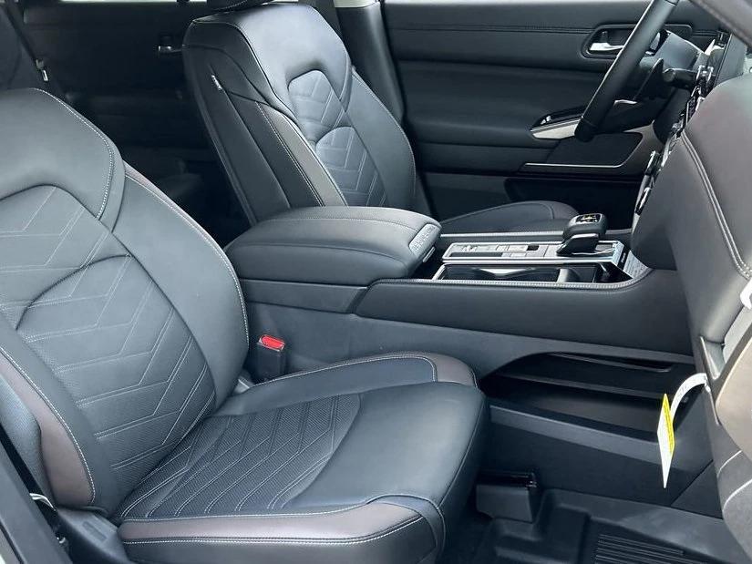 new 2025 Nissan Pathfinder car, priced at $48,831
