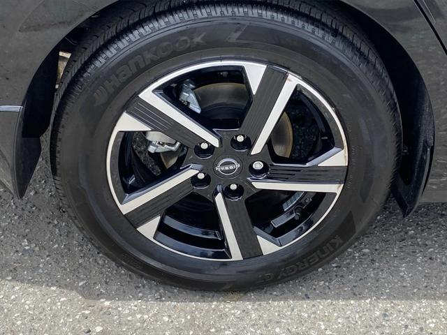 new 2025 Nissan Sentra car, priced at $27,998