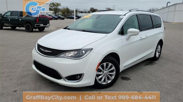 used 2018 Chrysler Pacifica car, priced at $14,987