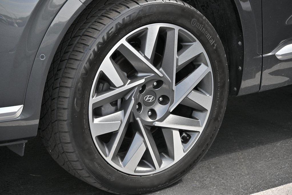 used 2021 Hyundai Santa Fe car, priced at $25,790