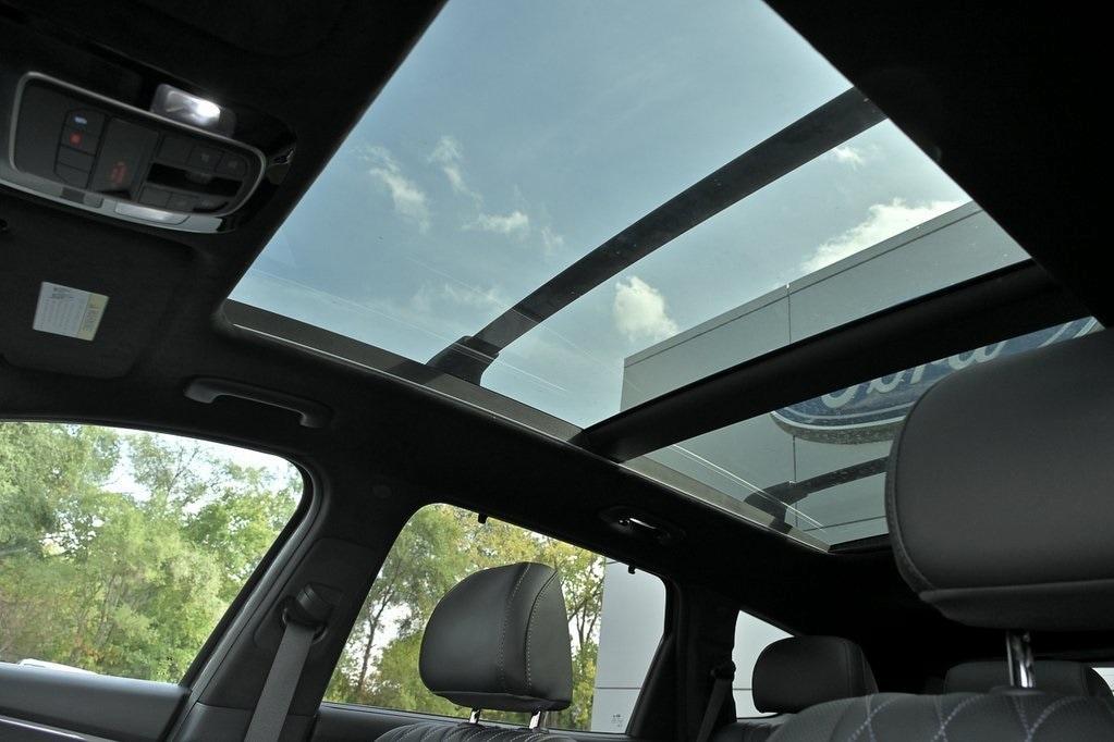 used 2021 Hyundai Santa Fe car, priced at $25,790