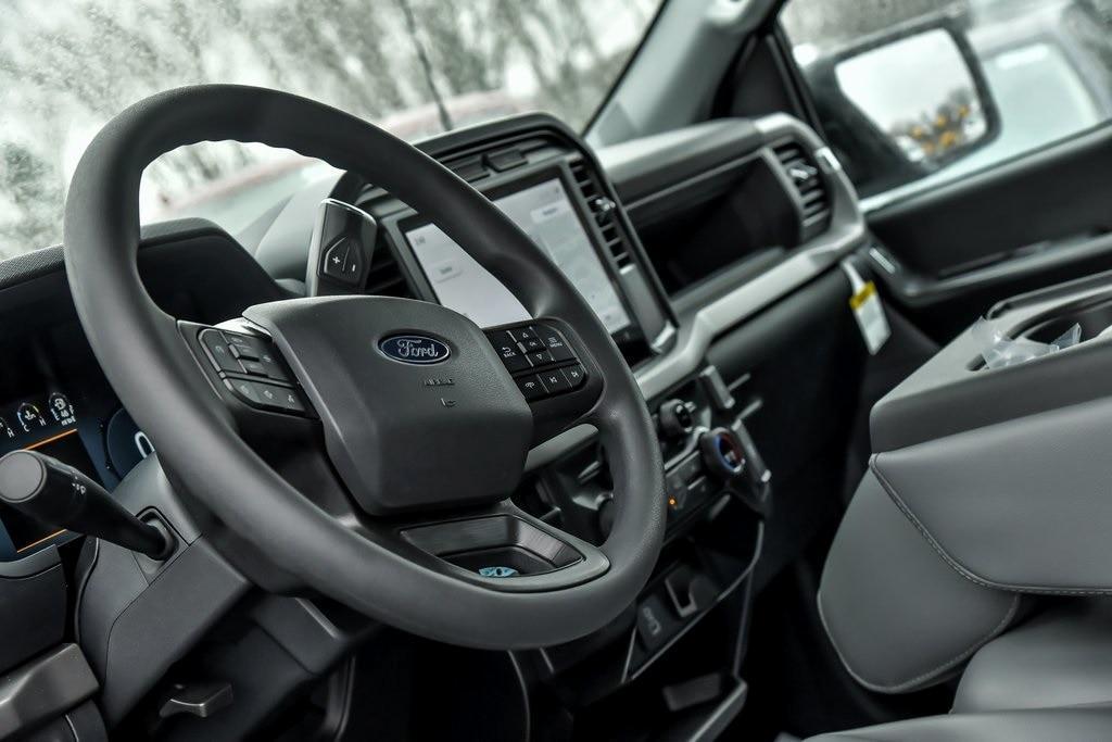 new 2024 Ford F-150 car, priced at $40,593