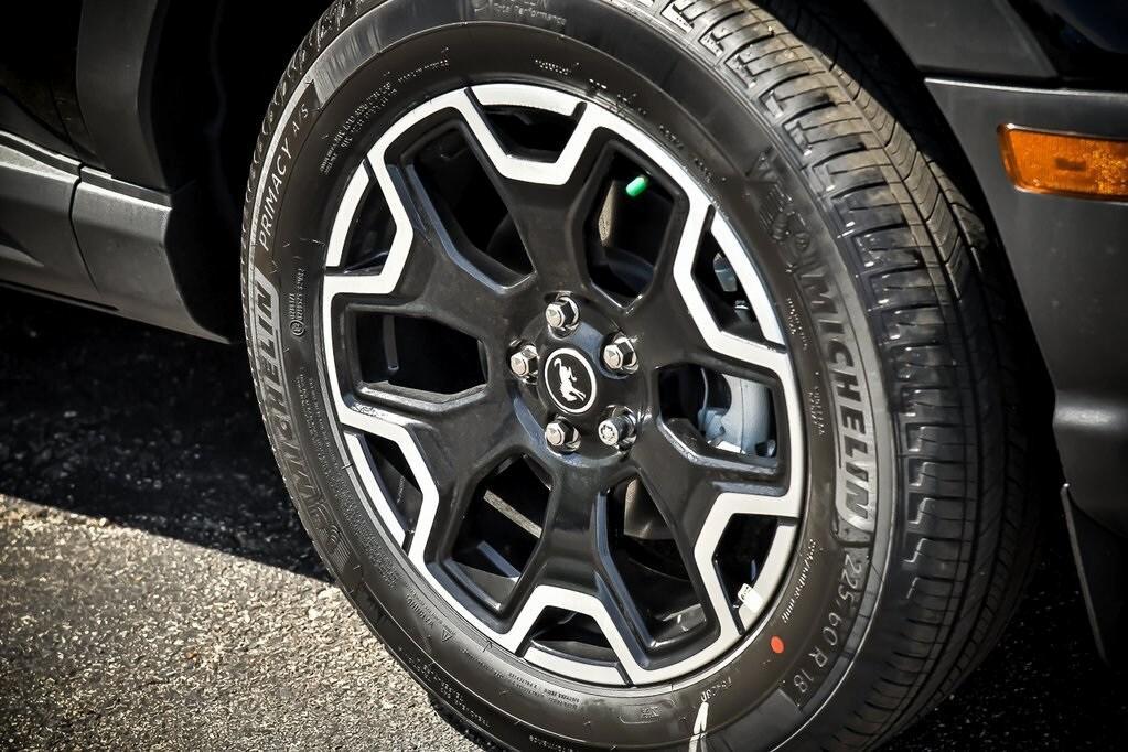 new 2025 Ford Bronco Sport car, priced at $33,319