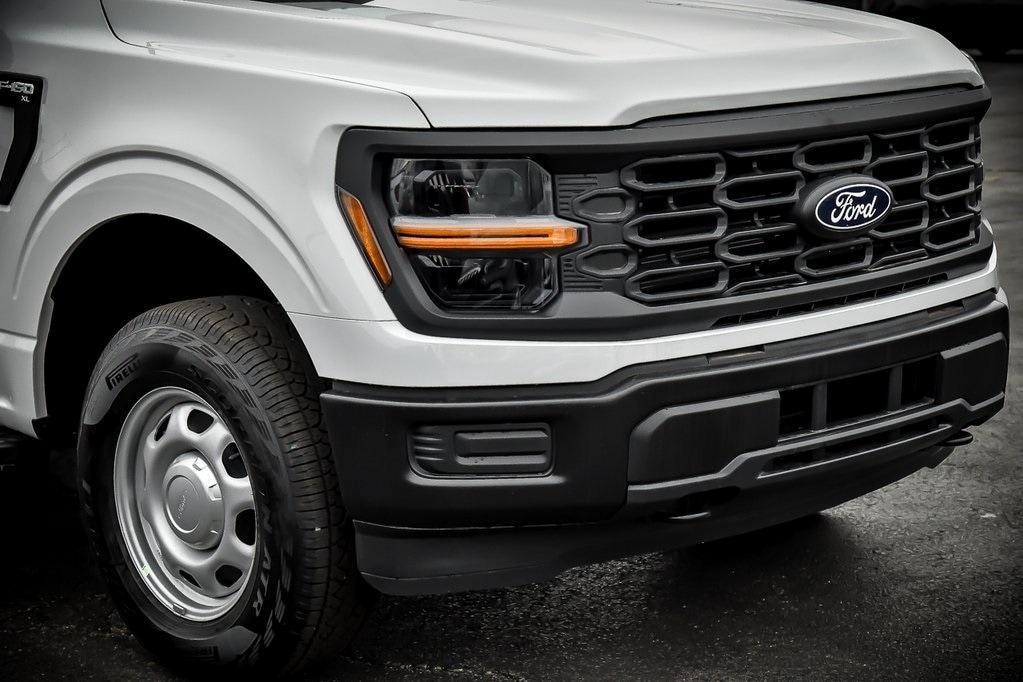 new 2025 Ford F-150 car, priced at $39,299