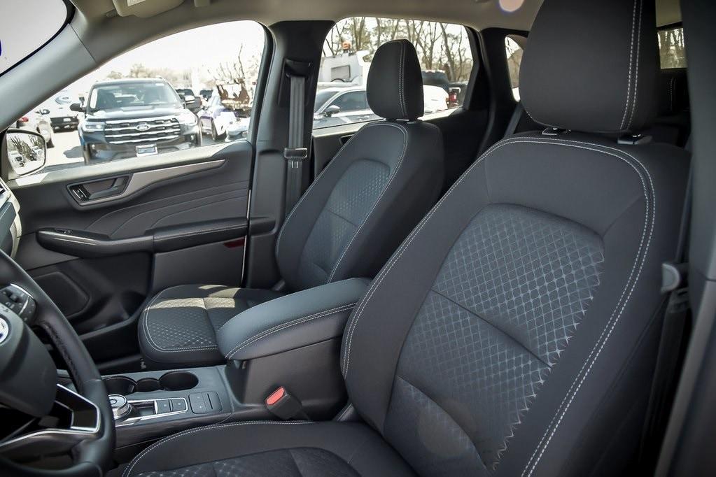 new 2025 Ford Escape car, priced at $30,021