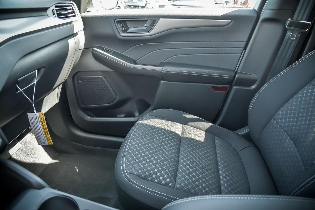 new 2025 Ford Escape car, priced at $28,601