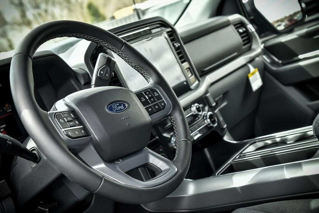 new 2024 Ford F-150 car, priced at $48,989