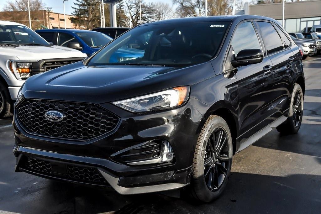 used 2021 Ford Edge car, priced at $25,062