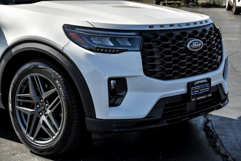 new 2025 Ford Explorer car, priced at $59,456