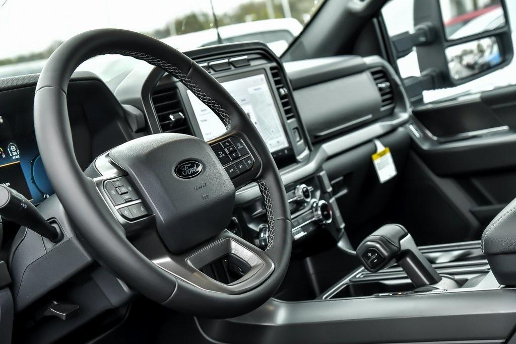 new 2024 Ford F-150 car, priced at $50,690