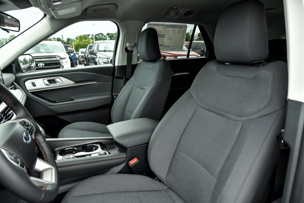 new 2025 Ford Explorer car, priced at $39,885
