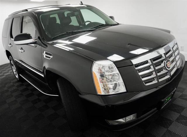 used 2013 Cadillac Escalade car, priced at $16,495