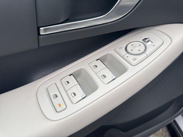 used 2023 Hyundai Sonata Hybrid car, priced at $22,697