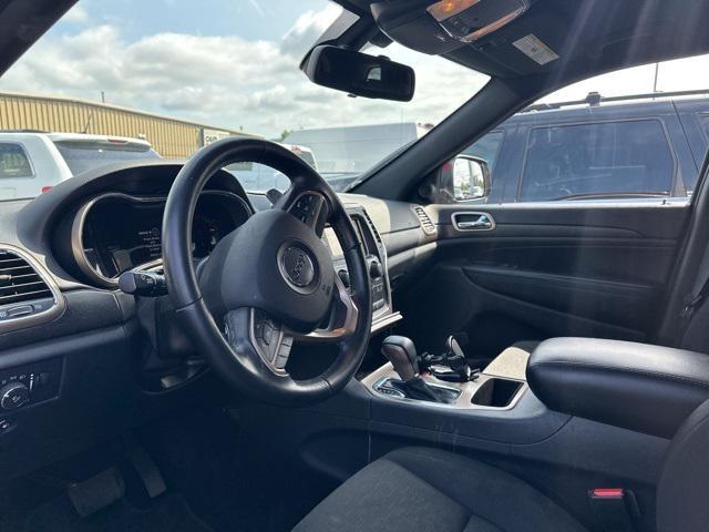 used 2016 Jeep Grand Cherokee car, priced at $15,988