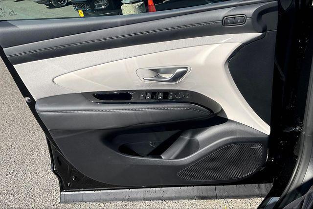 new 2025 Hyundai TUCSON Hybrid car, priced at $38,640