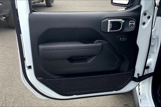 new 2025 Jeep Wrangler car, priced at $57,695
