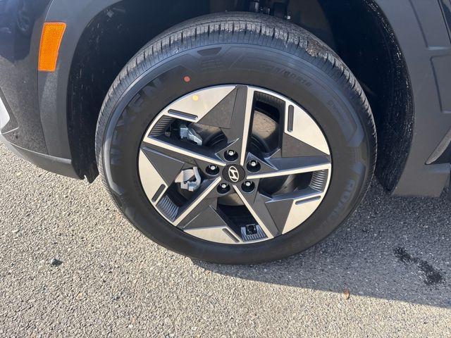 new 2026 Hyundai TUCSON Hybrid car, priced at $33,130