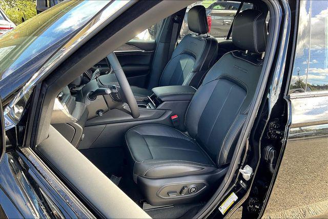 new 2025 Jeep Grand Cherokee car, priced at $53,580