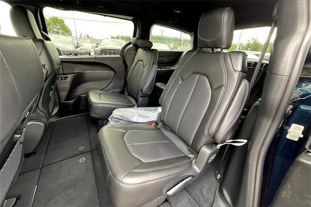 new 2025 Chrysler Pacifica car, priced at $48,143