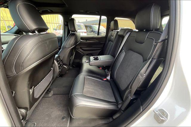 new 2025 Jeep Grand Cherokee car, priced at $45,525