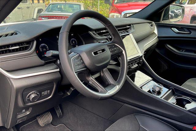 new 2025 Jeep Grand Cherokee car, priced at $45,525